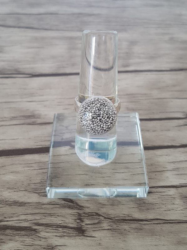 Bague dôme verre soufflé et micro-billes gris