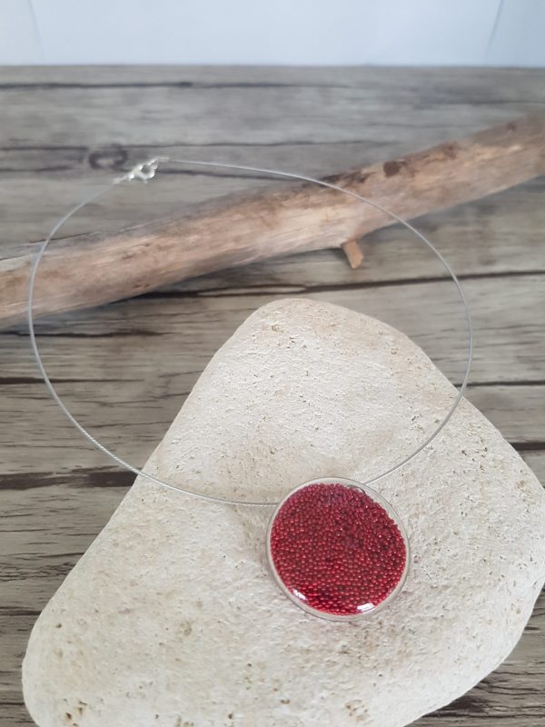 Collier bulle de verre disque et micro-billes rouge