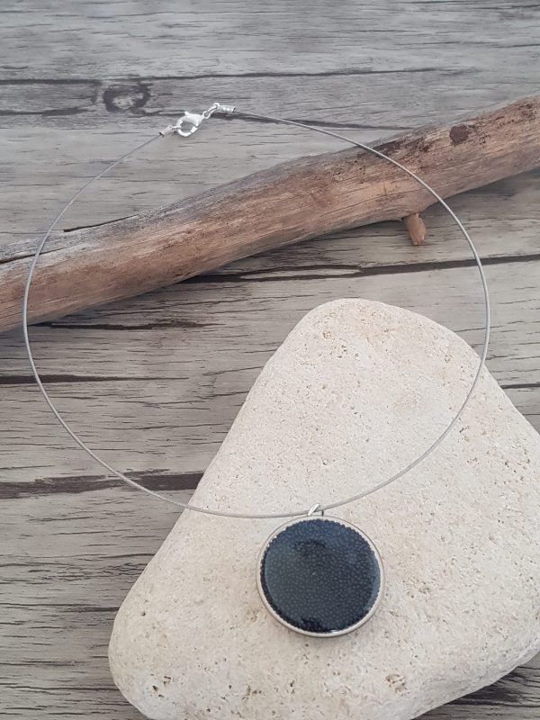 Collier bulle de verre et micro-billes noir