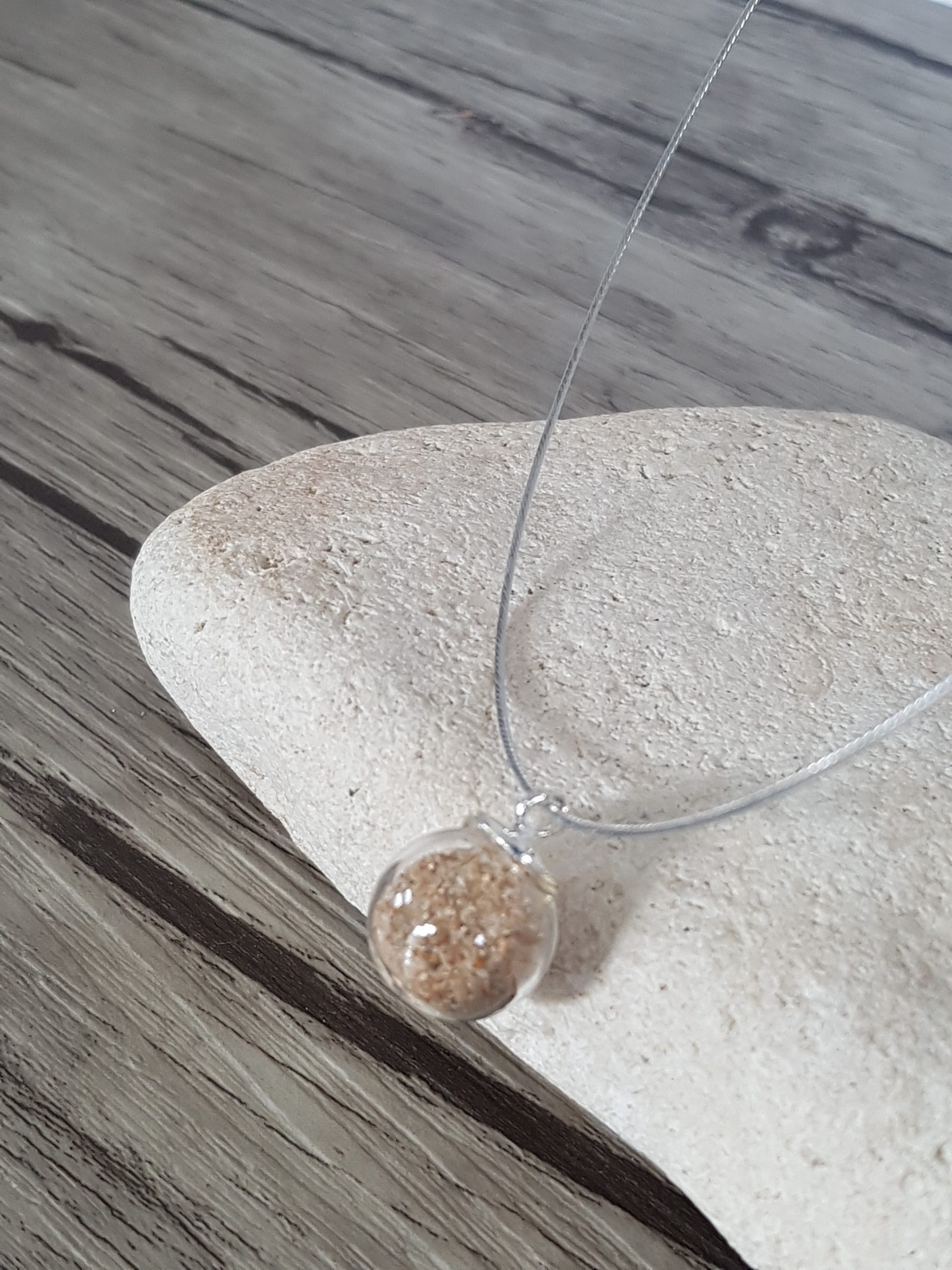 Collier bulle verre soufflé et sable d'Oléron