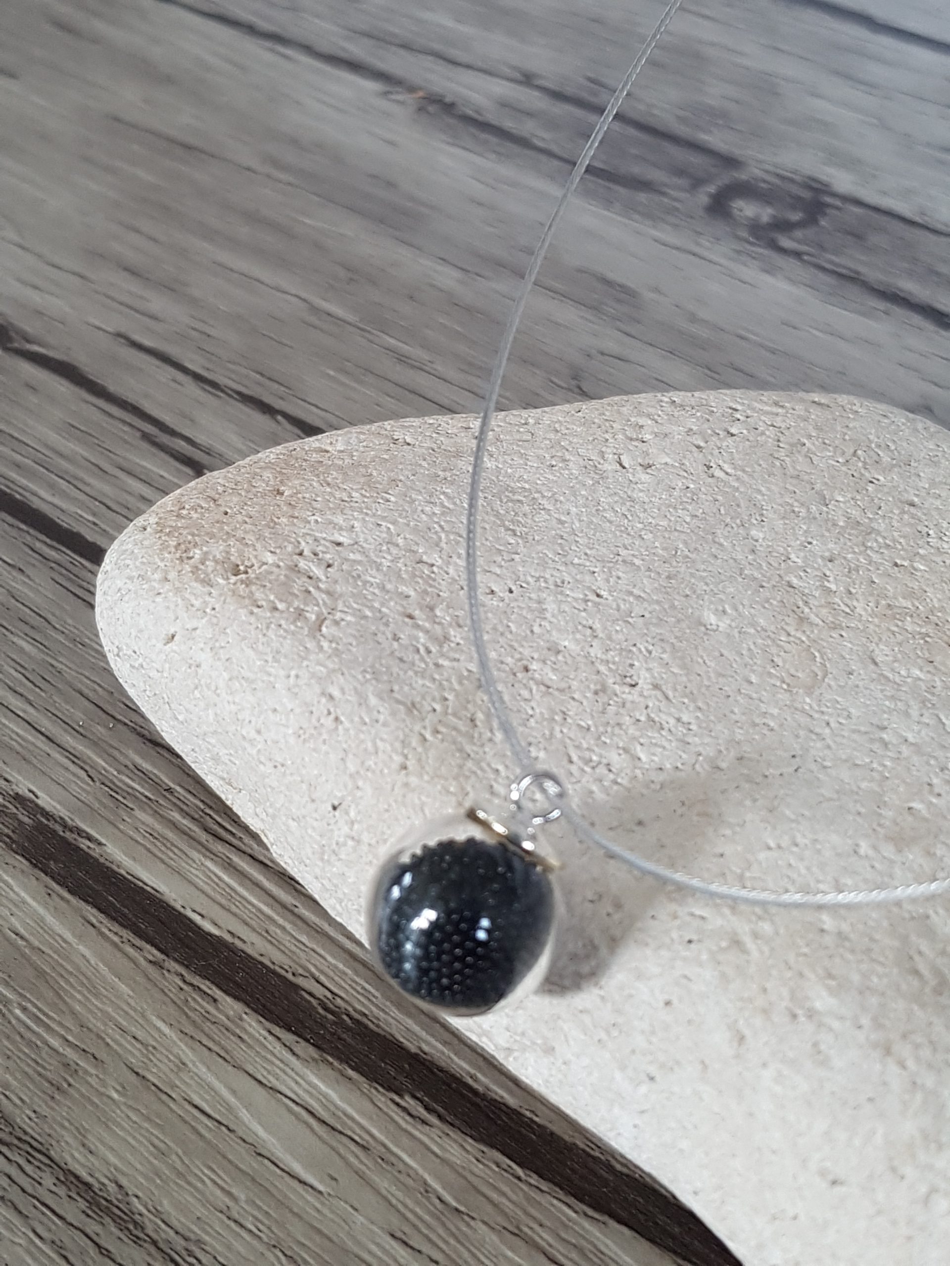 Collier bulle verre soufflé et micro-billes noir