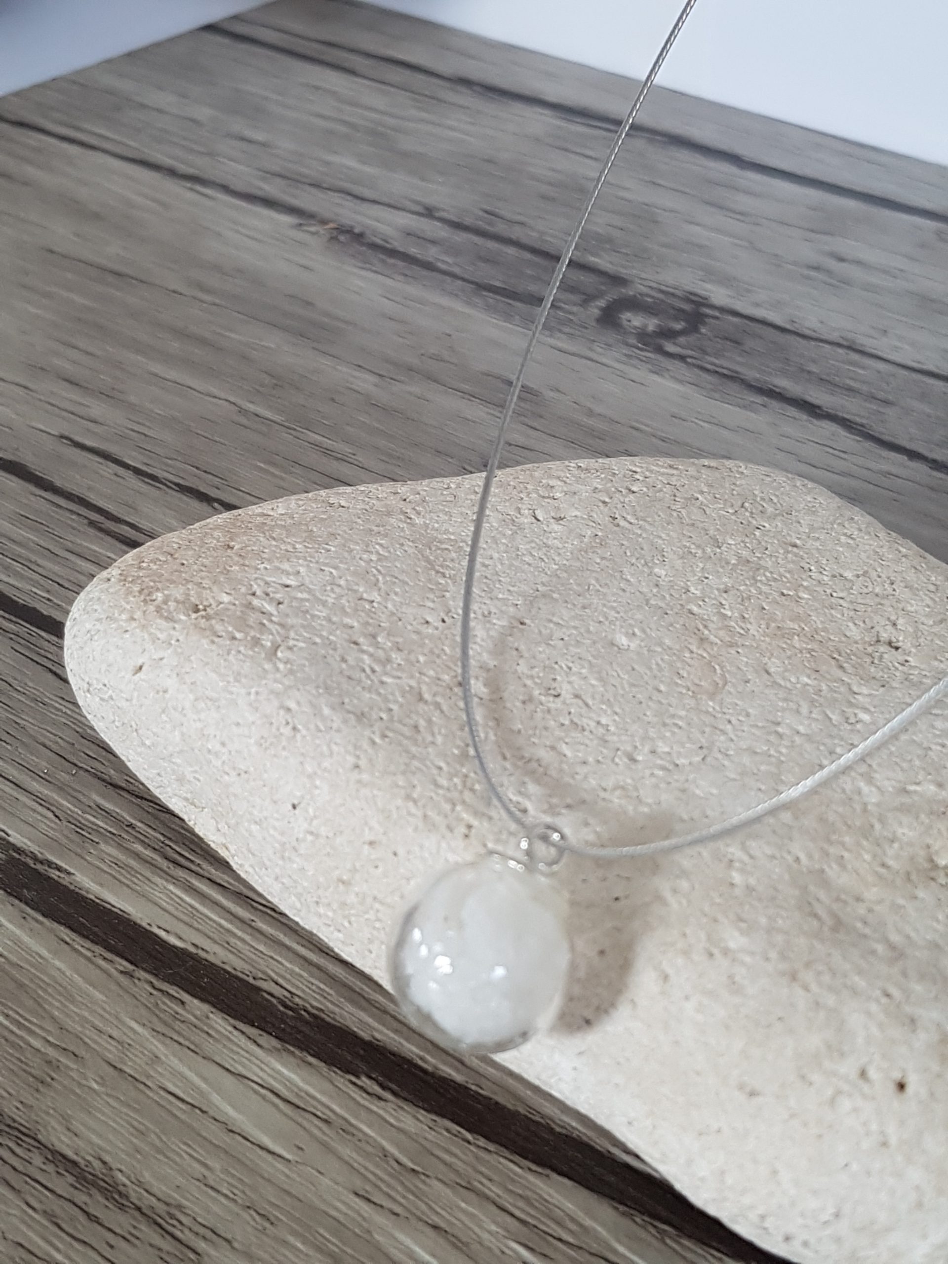 Collier bulle verre soufflé et fleur de sel