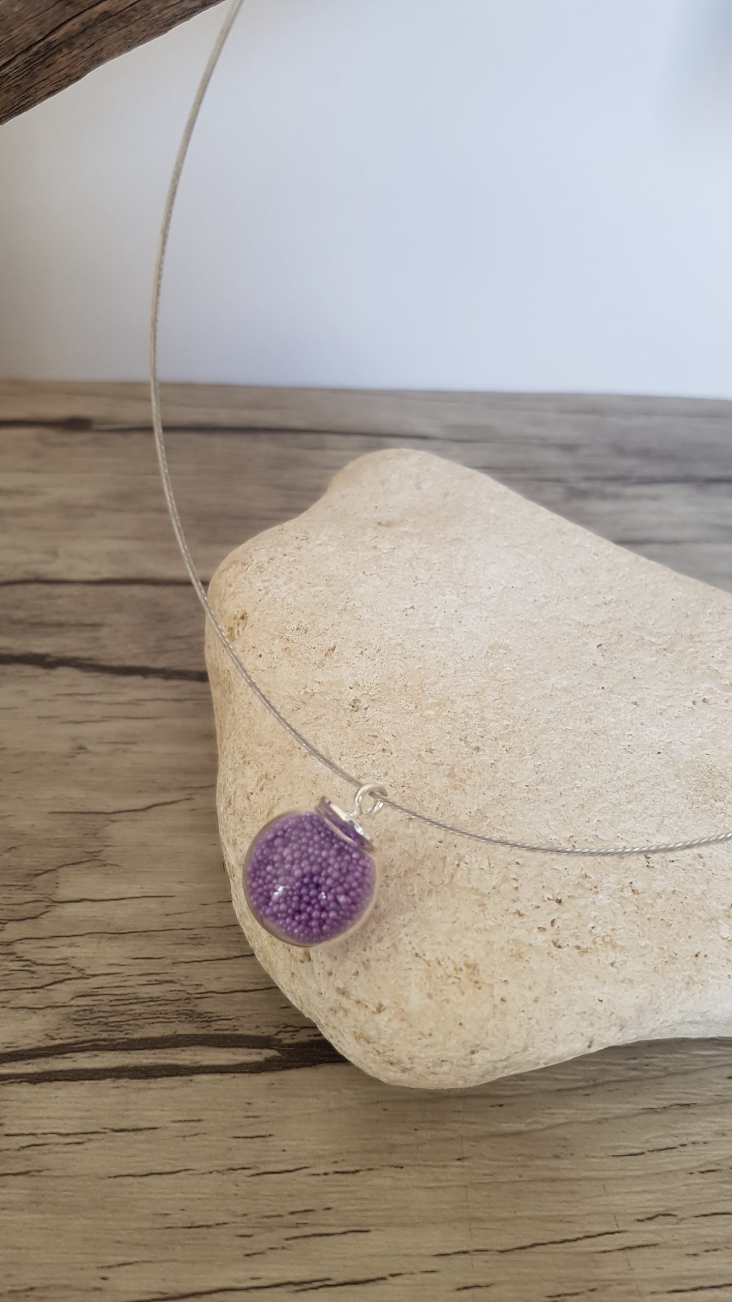 Collier bulle de verre soufflé et micro-billes mauve