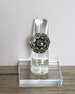bague cabochon mandala volutes noir