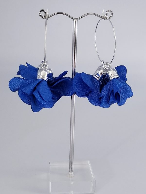 Boucles d'oreilles créoles et froufrous bleu électrique