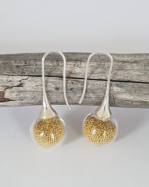 Boucles d'oreilles longues en verre soufflé et micro-billes doré