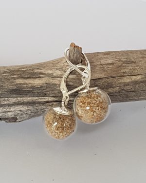 Boucles d'oreilles dormeuses bulles de verre et sable d'Oléron