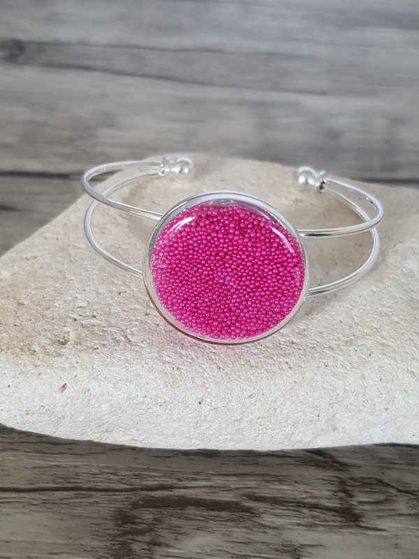 Bracelet capsule de verre et micro-billes fuchsia