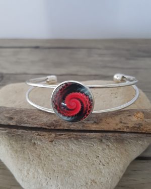 Bracelet cabochon spirale rouge et noir