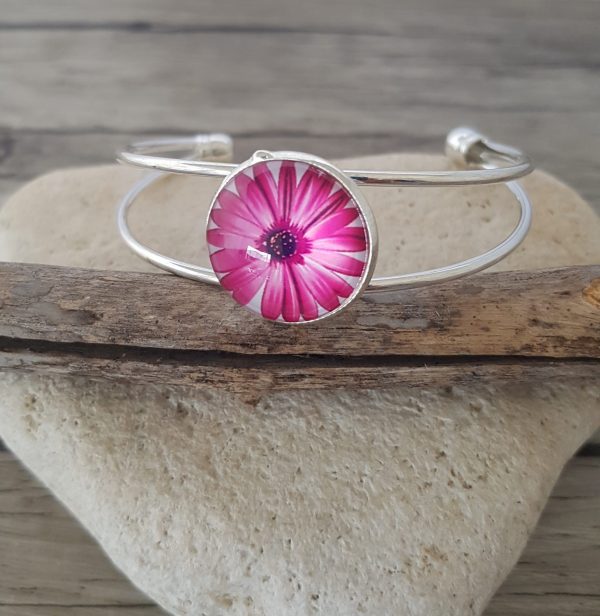 Bracelet cabochon fleur fuchsia