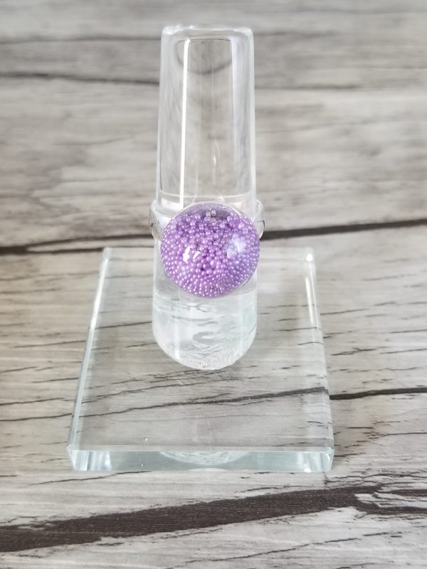 Bague dôme verre soufflé et micro-billes mauve